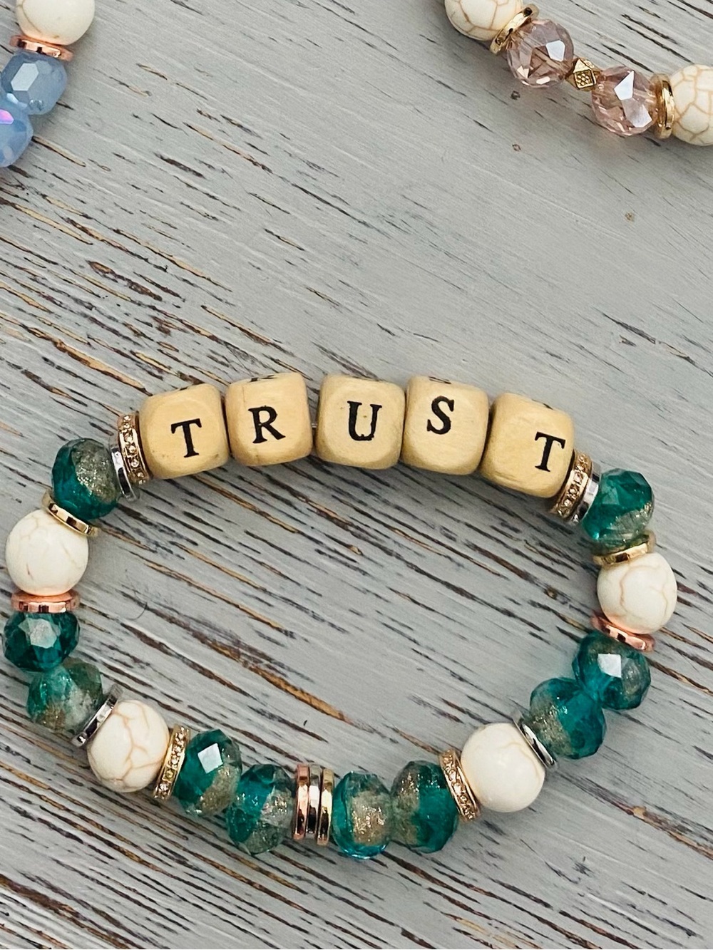 Beaded Inspirational Bracelet - Loved, Faith, Grace, Hope, Trust